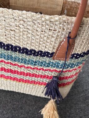 NWT STRIPED STRAW TOTE, LEATHER HANDLES AND DARLING RAFFIA TASSELS